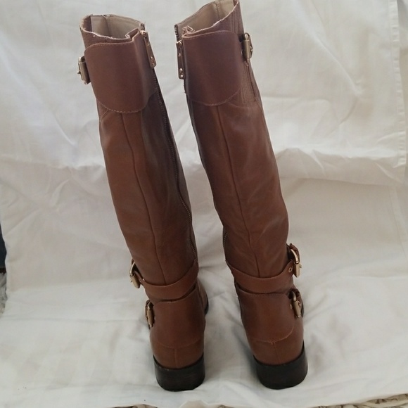 MICHAEL KORS Riding Boot w/ Gold hardware - Picture 2 of 3